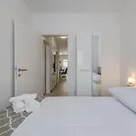 Deluxe With Private Garden,