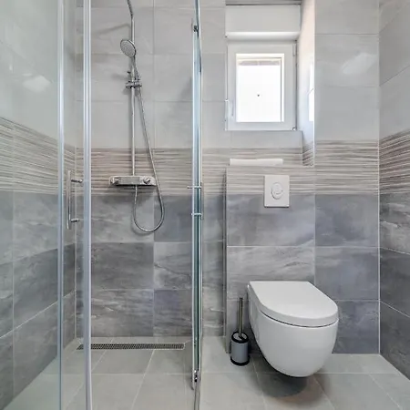 Deluxe With Private Garden, Lägenhet *
