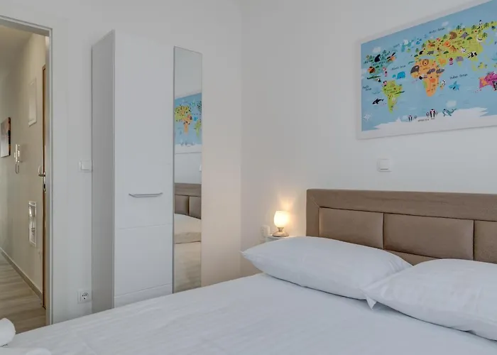 Apartman Deluxe With Private Garden, *