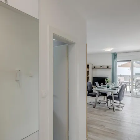 Miro's With Private Garden And Parking * Trogir