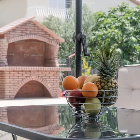 Miro's With Private Garden And Parking *