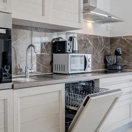 Miro's With Private Garden And Parking Apartment Trogir