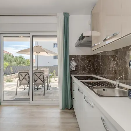 Apartment Miro's With Private Garden And Parking *