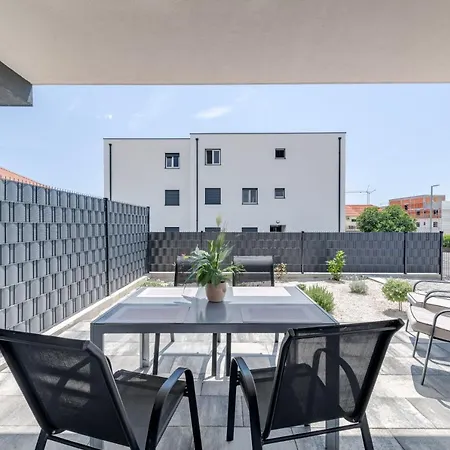 Miro's With Private Garden And Parking Trogir